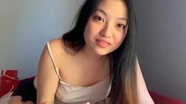 Cewek Amoy Udah Crot di Muka Pengen di Ewe Lagi