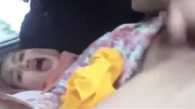 Jilbab Ga Kuat Sange Dalam Mobil